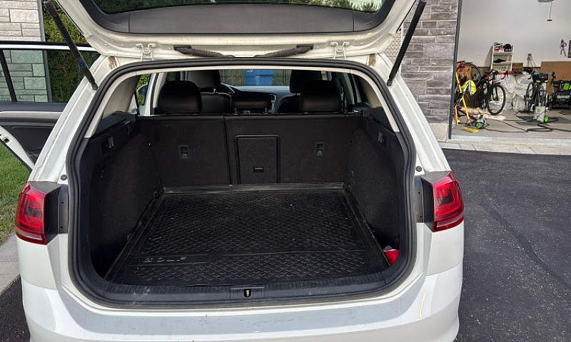 Volkswagen Golf Spor...