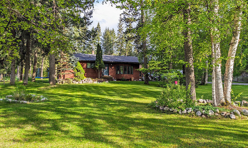 Private 3 Bed 3 Bath...
