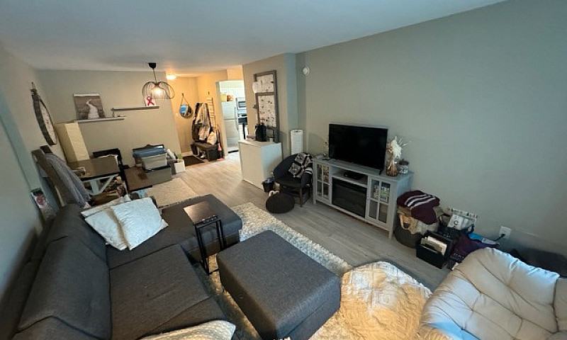 **1Bed 1Bath Condo F...