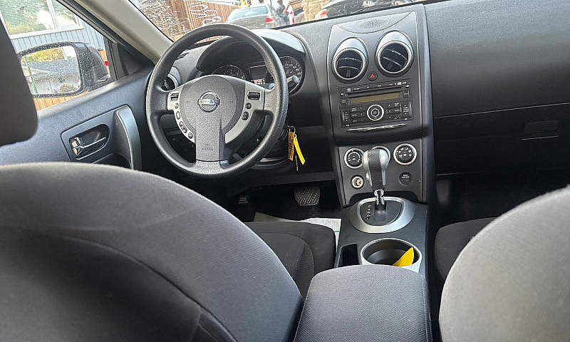 2011 Nissan Rouge Aw...