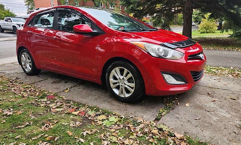 Hyundai Elantra Gt •...