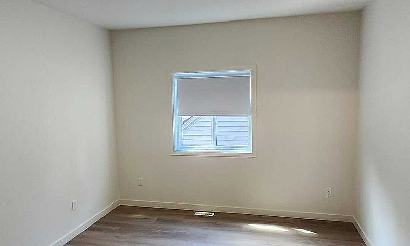 Modern 5-Bedroom Hom...