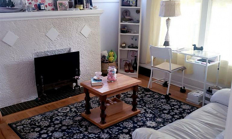 2 Bed 1 Bath Cozy Fu...