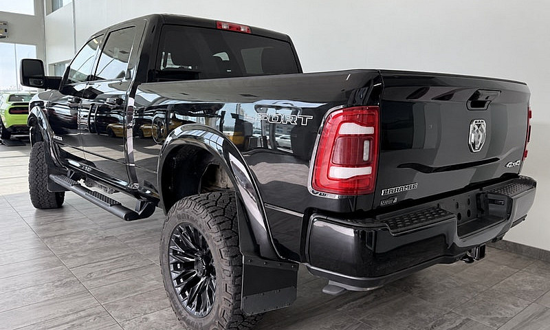 2024 Ram 3500 Crew 4...