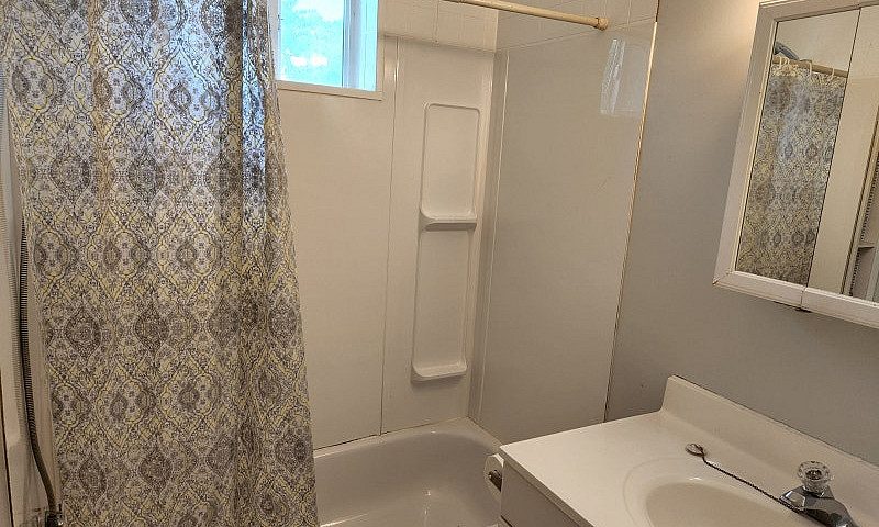 2 Br Upper Duplex In...