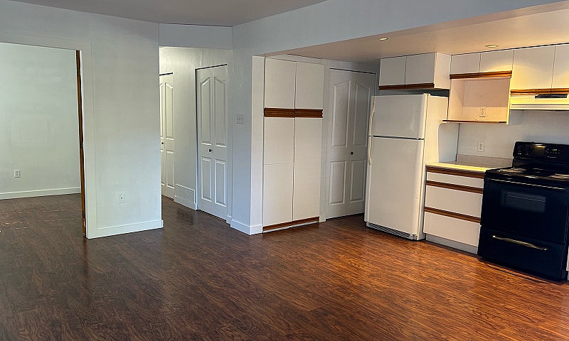 2 Bed, 1 Bath Baseme...
