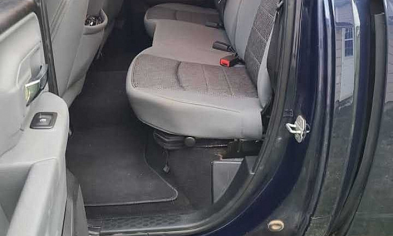 Dodge Ram 1500 Crew ...