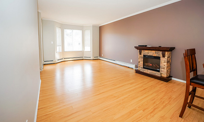 250 5 St Se #301, Sa...