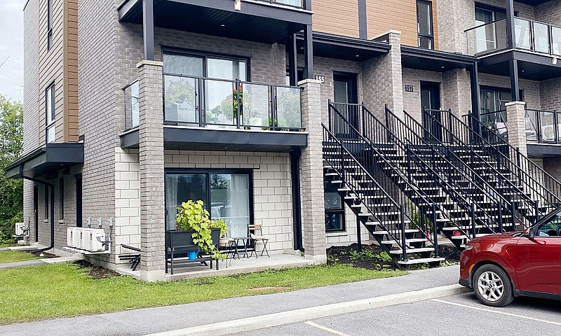 Spacious 3-Bedroom C...
