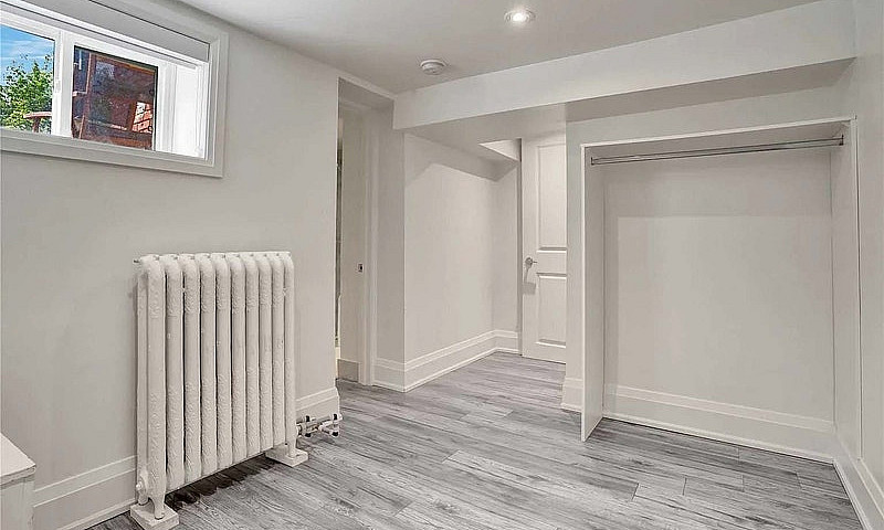 2-Bed, 2-Bath Lower ...