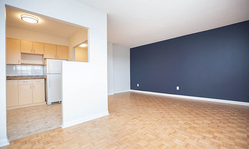 Sublet Large 1 Bedro...