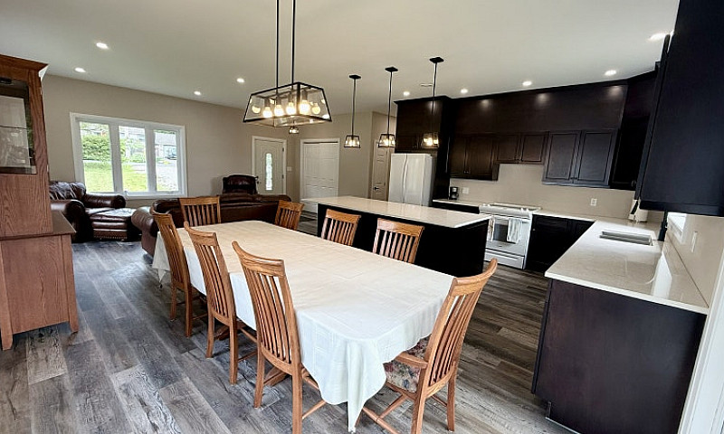New Custom Built Hom...