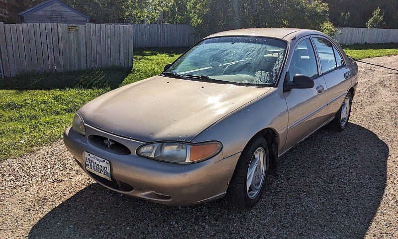 1999 Ford Escort Se...