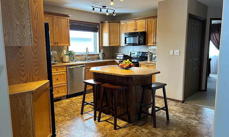 90 Vanier Drive, 5 B...