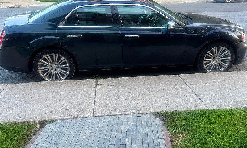 Chrysler 300 Limited...