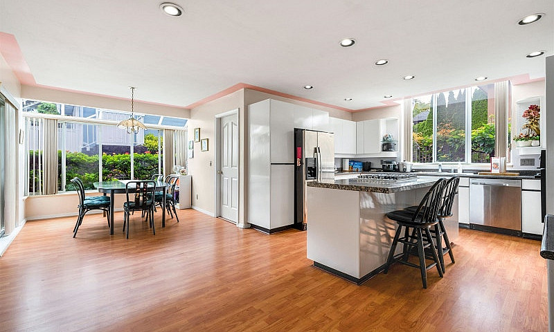 Custom-Built 5Br/4Ba...