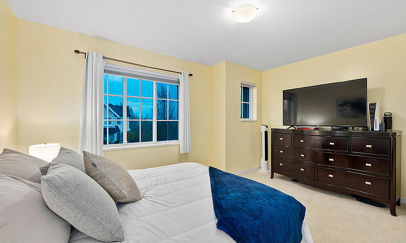  Hot Listing! 2 Bed ...
