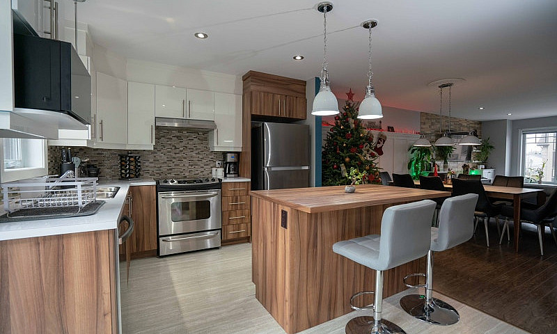 Condo Spacieux 4 1/2...