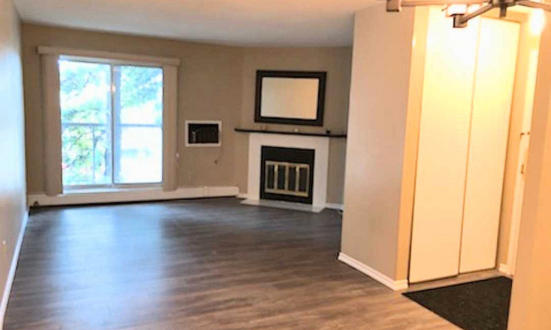 2 Bedroom Condo: Ken...