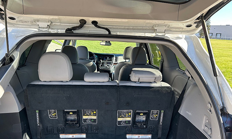 2015 Toyota Sienna L...