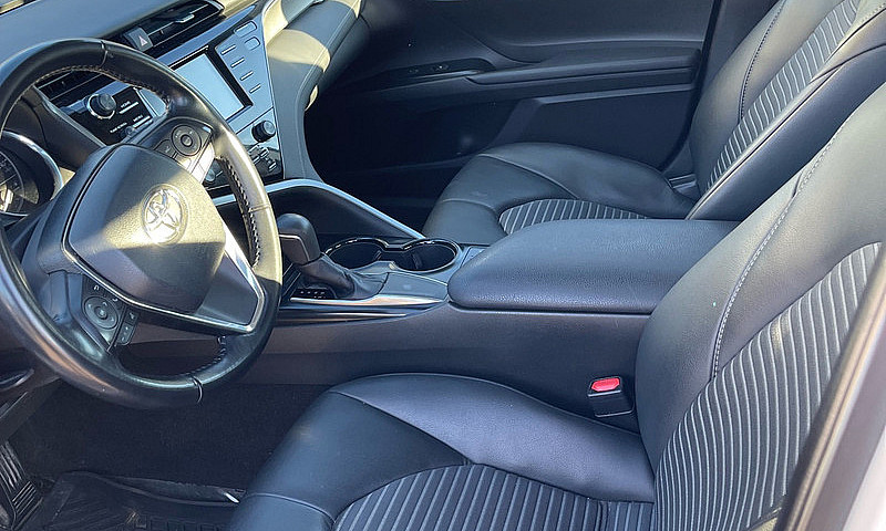 2019 Toyota Camry Se...