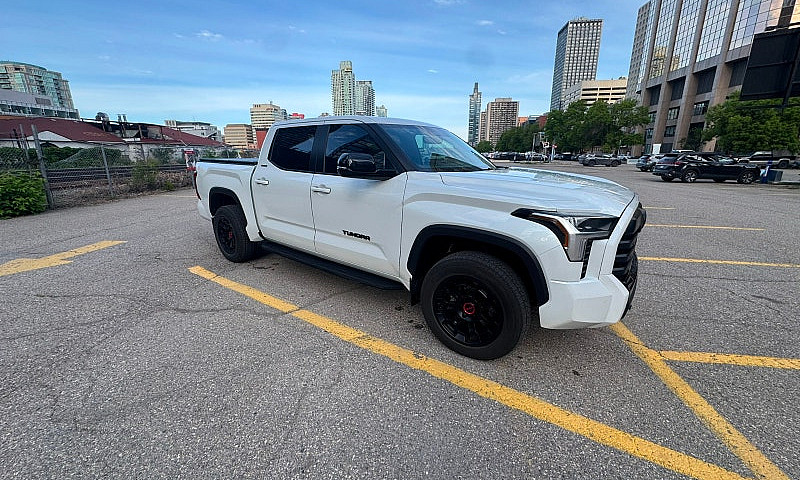 2025 Toyota Tundra L...