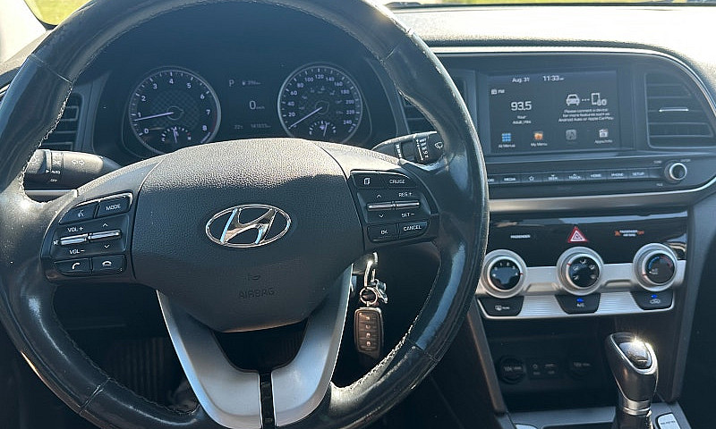 2020 Hyundai Elantra...