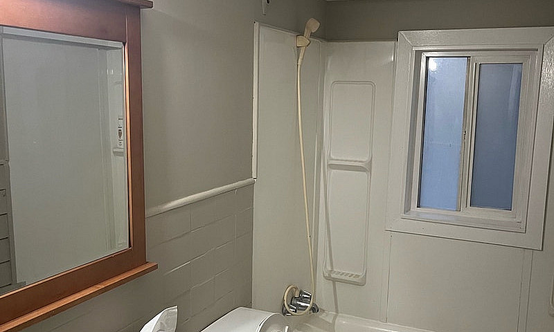 2Bdrm Main Level - P...