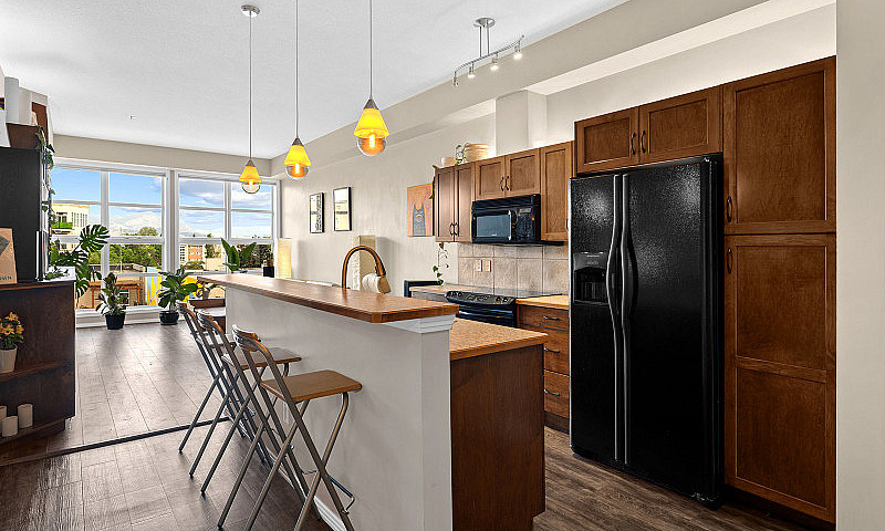 Spacious 2 Bedroom C...