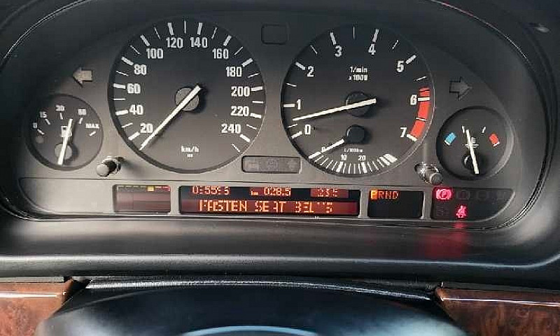 2002 Bmw 540I...