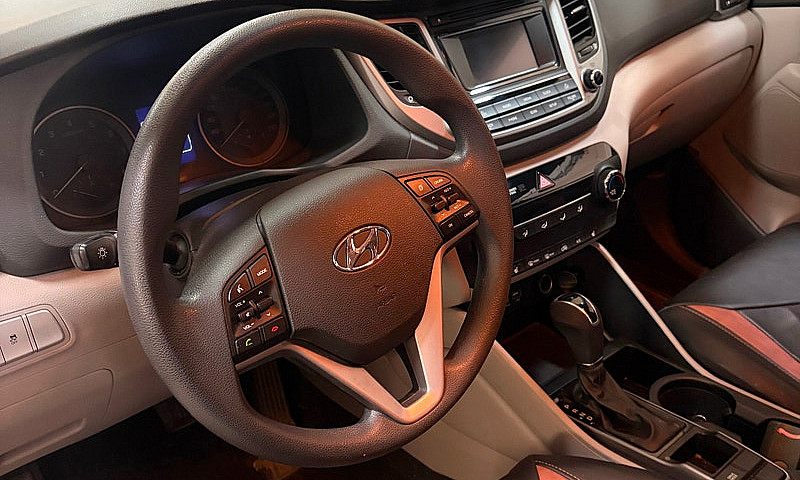 2017 Hyundai Tuscon...