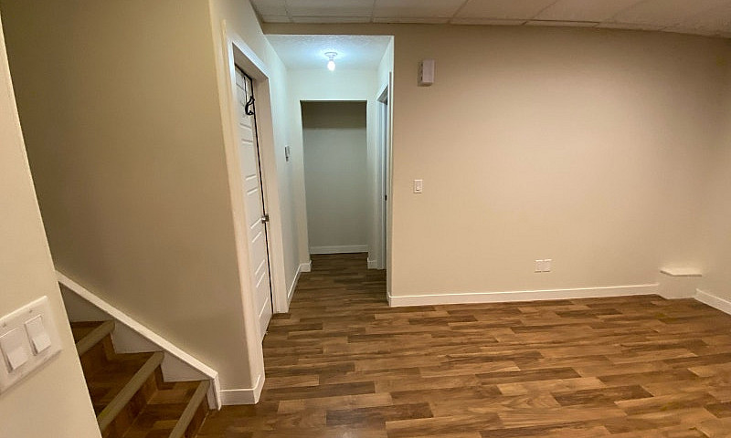 Basement Suite (Sepa...