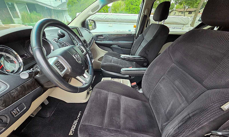 2014 Dodge Grand Car...