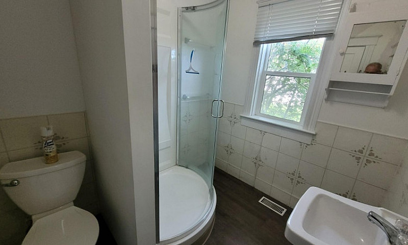 4 Bedroom, 2 Bath Ho...
