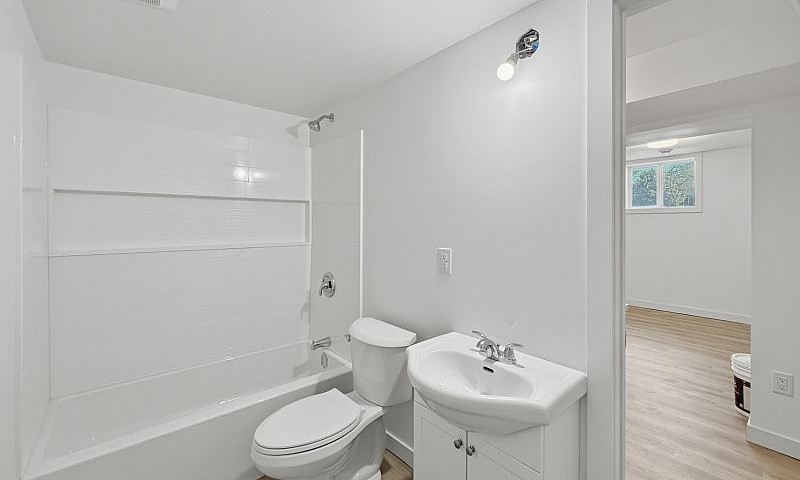 Bright & New 1 Bed +...