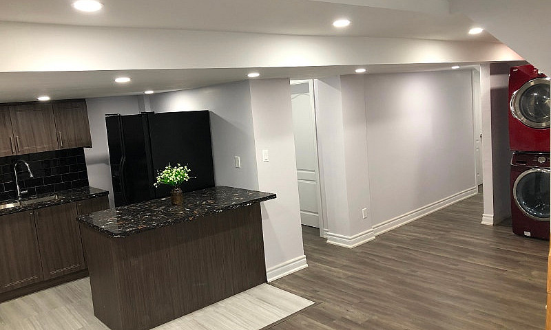 Room Rental In Scarb...