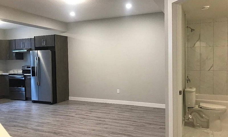 Basement Suite For R...