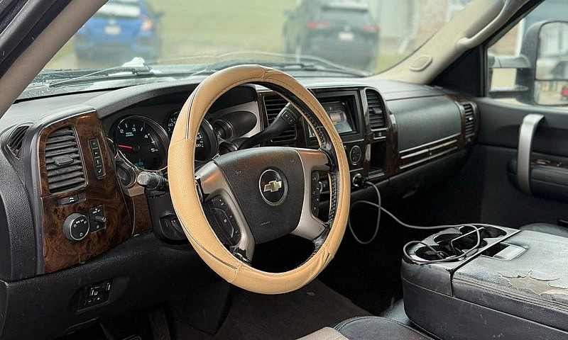  Chevy Silverado 350...