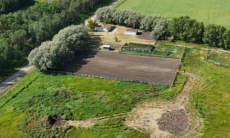Acreage Close To Tis...