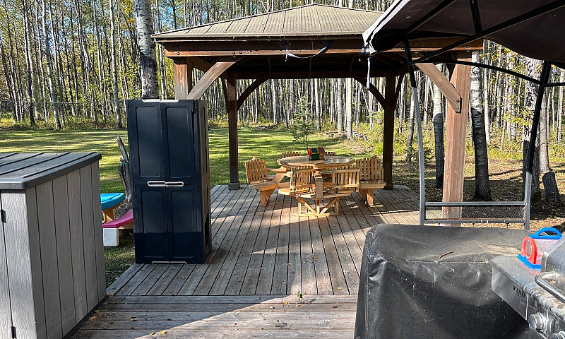 Beautiful 2 Acre Buc...