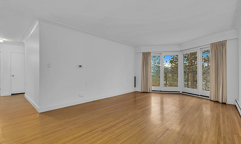 506 4058 Lakeshore R...