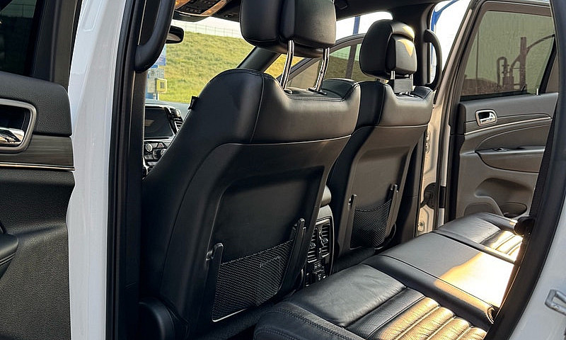  Jeep Grand Cherokee...