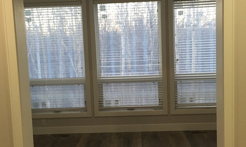 Acreage Home For Ren...