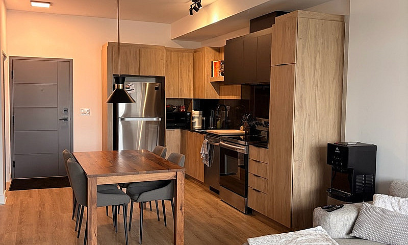 Condo 3 1/2 À Louer ...