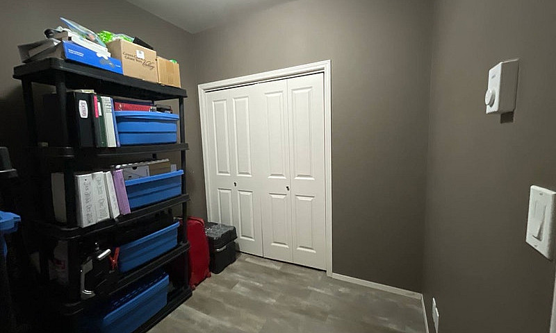 Condo For Sale - Lan...