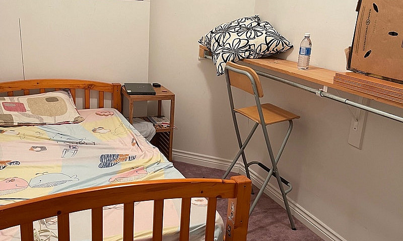 Small Room For Rent ...
