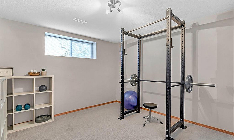 4 Bed, 3.5 Bath, 2 C...