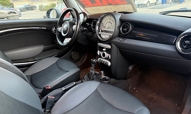 Mini Cooper...