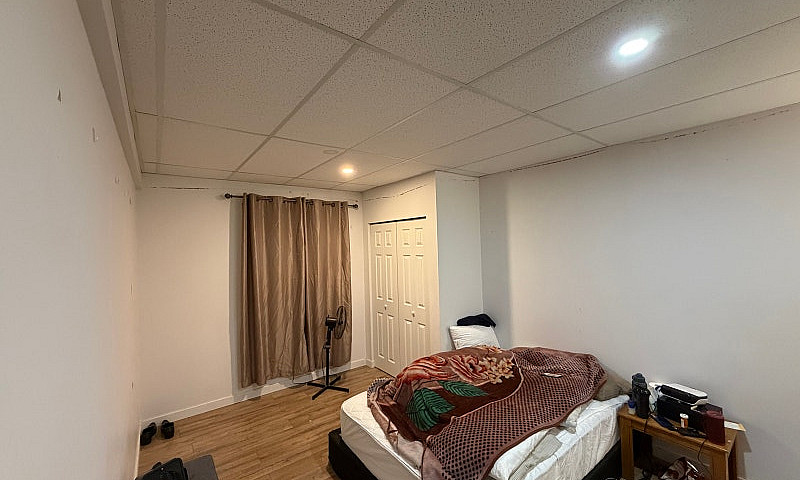 Room Near Uofm...