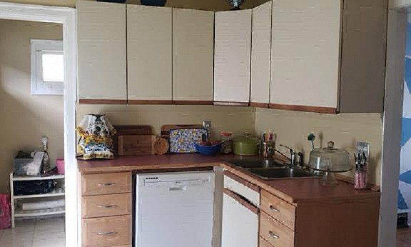 2 Bed 1 Bath Cozy Fu...